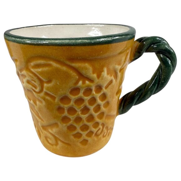 2 Fioriware Jardinware Grape Garland Embossed Leaf Mugs Butterscotch Twist Handl - Picture 2 of 12